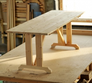Стол простой с щелями 0,74х1,5м
